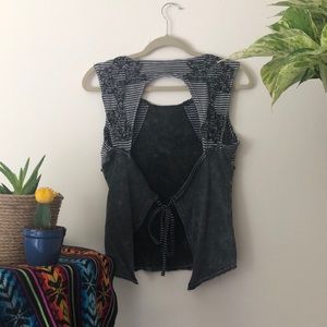 WOMENS TOP